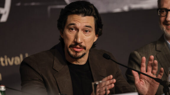 Adam Driver en la rueda de prensa de 'Paper Tiger' durante la 79ª edición del Festival de Cannes