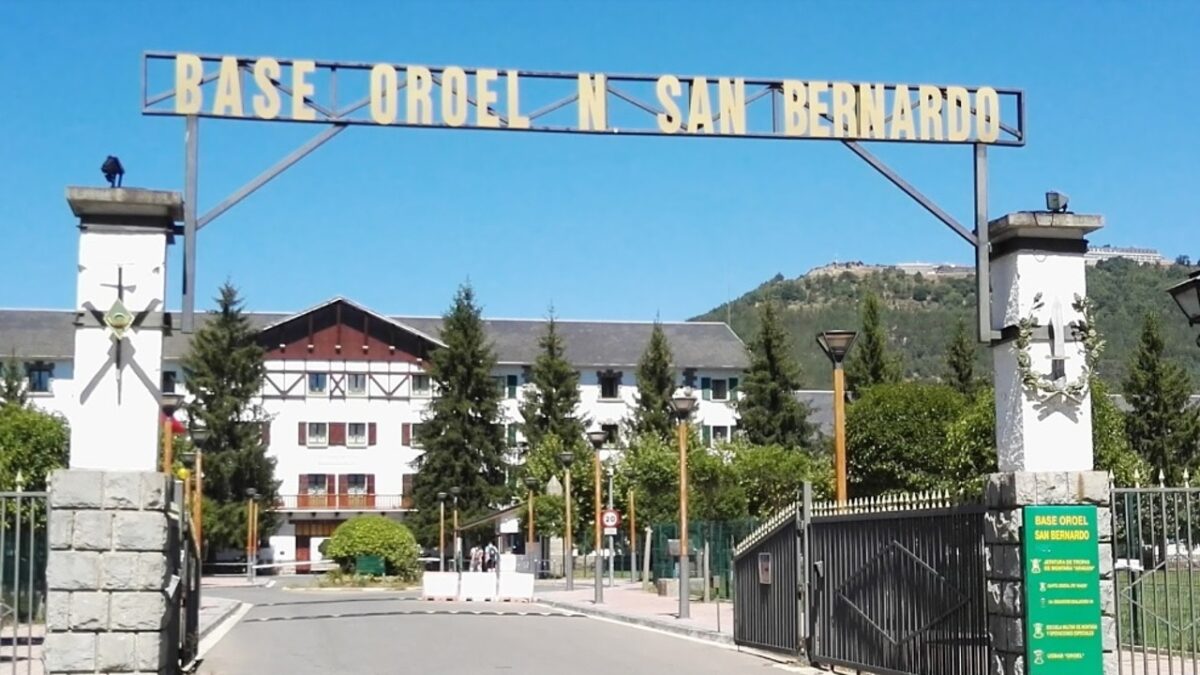 Acuartelamiento San Bernardo, donde opera la USBAD Oroel