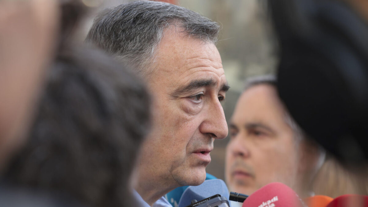 GRAFCAV4103. BILBAO, 28/05/2026.-El presidente del PNV, Aitor Esteban, en la imagen, donde ha afirmado este jueves que "la legislatura ha llegado a su fin" y el "interés general" demanda la convocatoria de elecciones generales este año. EFE/Luis Tejido