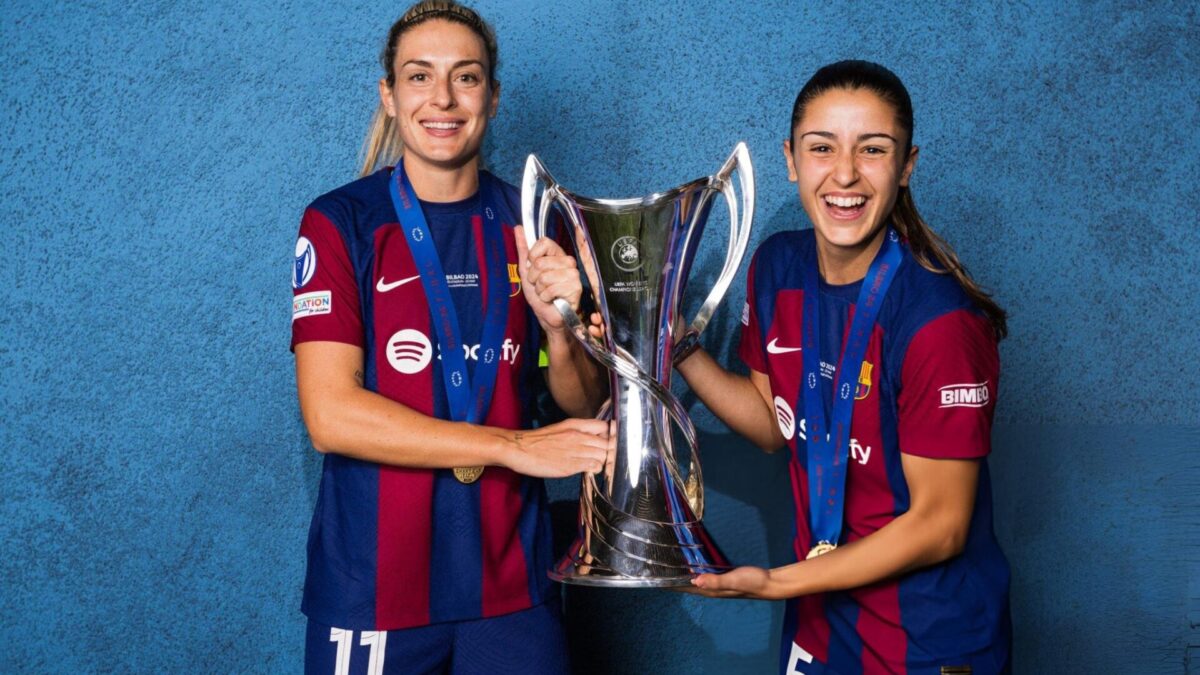 Alexia y Jana levantando la Champions League 2023/2024