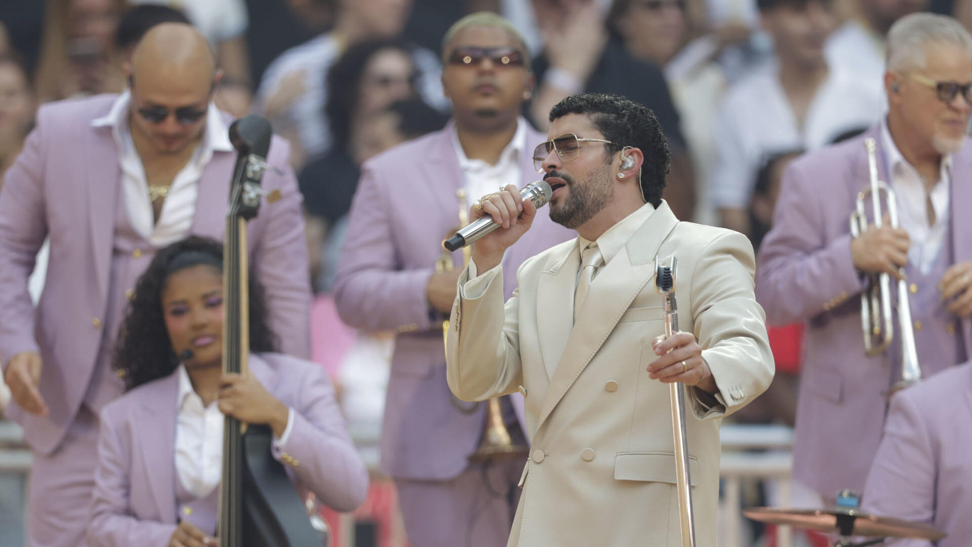 MADRID, 30/05/2026.- El cantante y compositor puertorriqueño Bad Bunny durante el concierto que ha ofrecido este sábado en el estadio Metropolitano, en Madrid. EFE/ Juanjo Martín