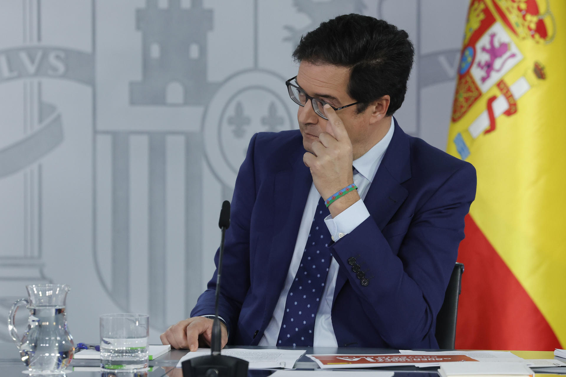 MADRID, 26/05/2026.- El ministro para la Transformación Digital y de la Función Pública, Óscar López, a su llegada a la rueda de prensa convocada tras la reunión semanal del Consejo de Ministros, este martes, en el complejo del Palacio de la Moncloa. EFE/ Zipi