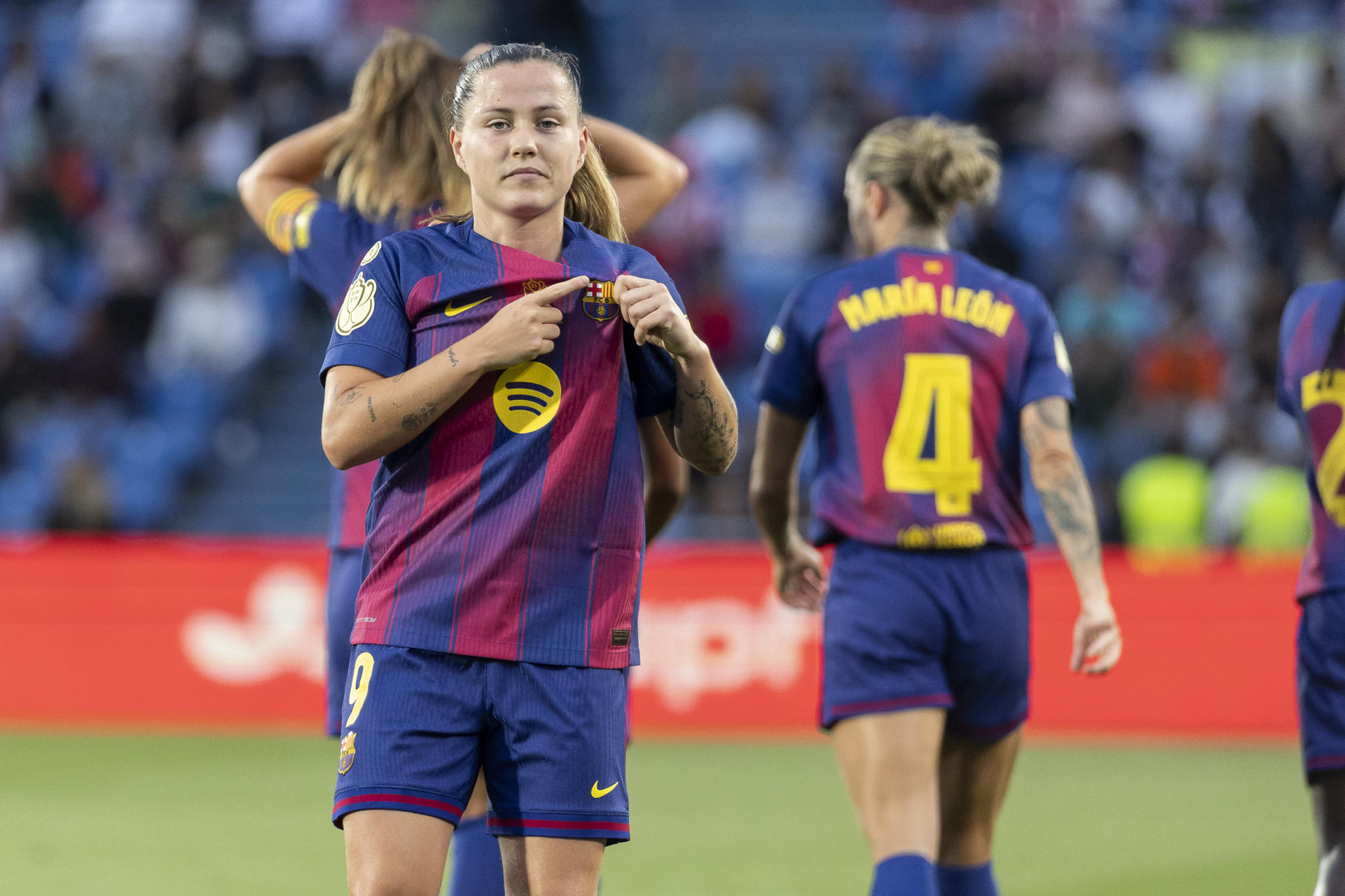 LAS PALMAS DE GRAN CANARIA, 16/05/2026.- La delantera del FC Barcelona Claudia Pina celebra su gol durante la final de la Copa de la Reina de fútbol que disputan FC Barcelona y Atlético de Madrid, este sábado en el estadio de Gran Canaria. EFE/ Quique Curbelo