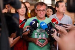 El representante de STEPV, Marc Candela, comparece ante los medios