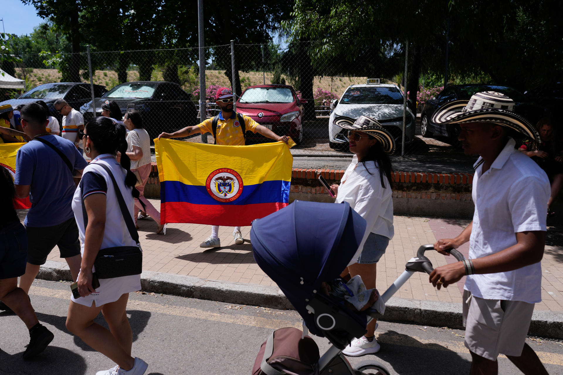 MADRID, 31/05/2026.- Casi 308.000 colombianos están inscritos para votar hasta este domingo en más de una veintena de puestos de votación en España en la primera vuelta presidencial de Colombia. En la imagen, el Pabellón satélite de la Casa de Campo en Madrid. EFE/Borja Sánchez Trillo