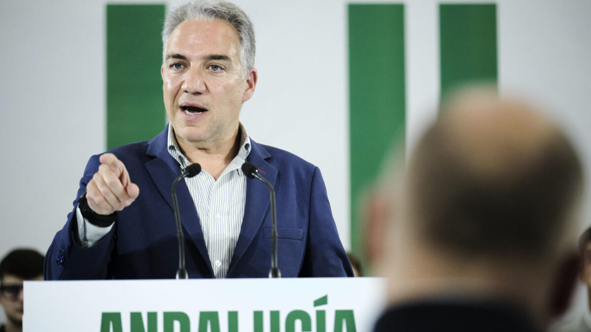 MÁLAGA, 10/04/2026.-El vicepresidente de Coordination Autonómica, Local y Análisis Electoral de la formación, Elías Bendodo, interviene en un acto con nuevos afiliados este viernes en Málaga.- EFE / Gregorio Marrero