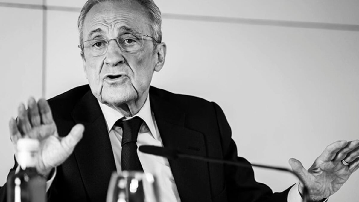 Florentino Pérez en el palco del Alfredo di Stéfano