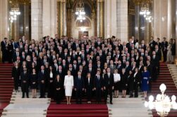 Budapest (Hungary), 09/05/2026.- Faction members of the ruling Tisza party pose for a family photo following the inaugural session of the new National Assembly in Budapest, Hungary, 09 May 2026. In the front row newly inaugurated Prime Minister Peter Magyar (3-L), flanked by Speaker of Parliament Agnes Forsthoffer (3-R) and Tisza's faction leader Andrea Bujdoso. (Hungría) EFE/EPA/Tibor Illyes HUNGARY OUT