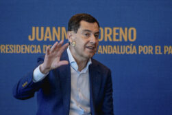 SEVILLA, 12/05/2026.- El presidente del PP de Andalucía y candidato a la reelección de la Presidencia de la Junta, Juanma Moreno, en los 'Encuentros SER Andalucía', este martes en Sevilla. EFE/Mauri Buhigas