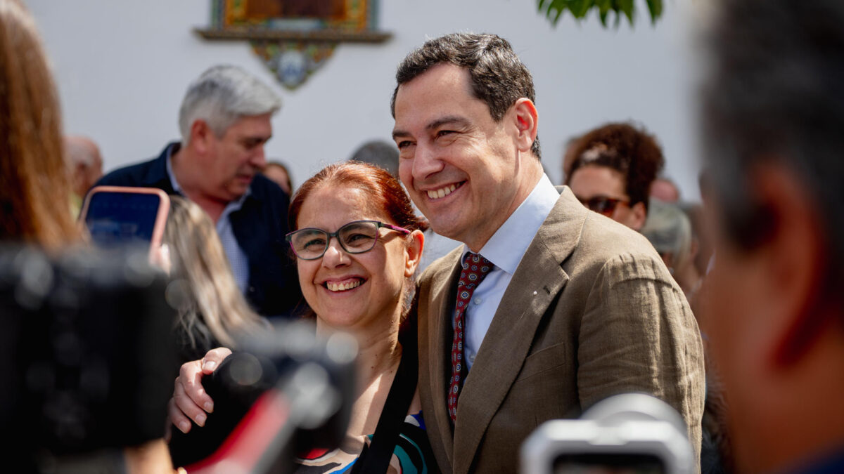 DOS HERMANAS (SEVILLA), 03/05/2026.- El presidente del PP de Andalucía y candidato a la reelección de la Presidencia de la Junta, Juanma Moreno, durante un acto celebrado este domingo en Dos Hermanas (Sevilla). EFE/Mauri Buhigas