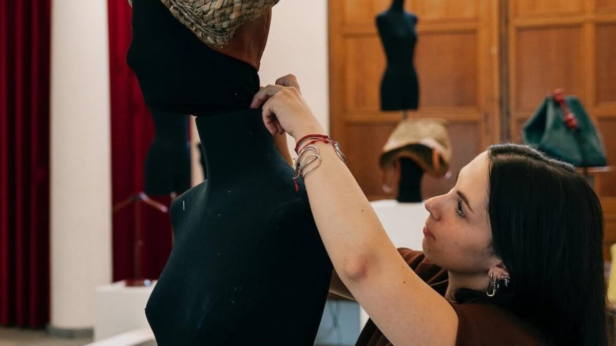 Dior ficha a la diseñadora María Alborés.