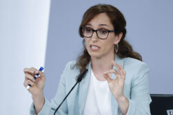 MADRID, 12/05/2026.- La ministra de Sanidad, Mónica García durante la rueda de prensa posterior a la reunión del Consejo de Ministros celebrada este martes en Moncloa. EFE/Chema Moya
