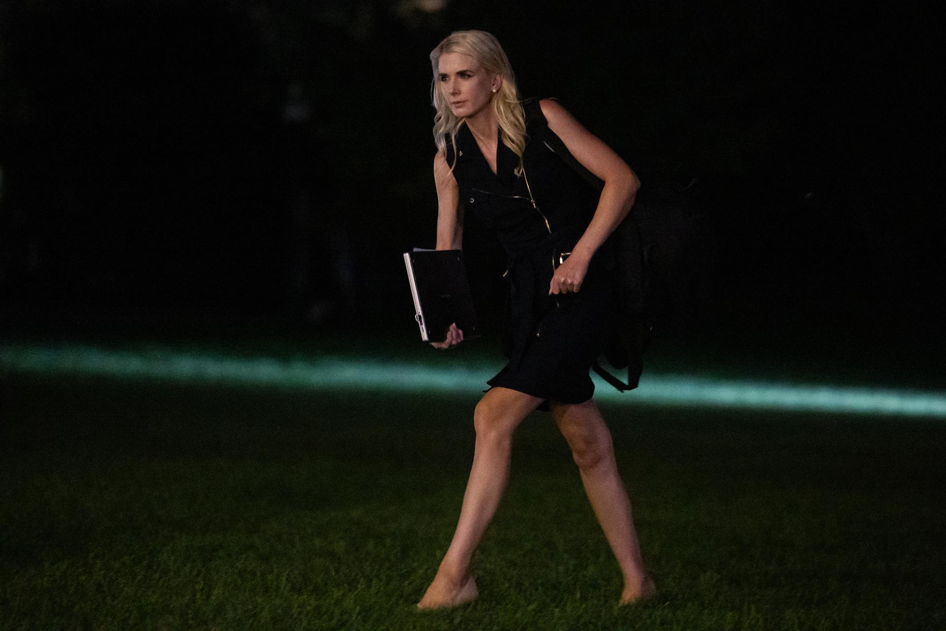 Washington, DC (United States), 14/09/2025.- Natalie Harp, and aide to US President Donald Trump, arrives on the South Lawn of the White House in Washington, DC, USA, 14 September 2025. EFE/EPA/Francis Chung / POOL EFE/EPA/Francis Chung / POOL
