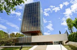 Sede de Pérez-Llorca en el paseo de la Castellana en Madrid.