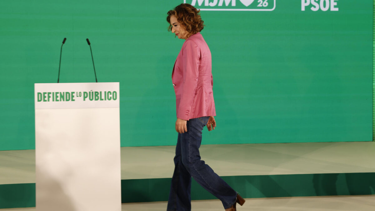 SEVILLA, 17/05/2026.- La candidata del PSOE a la presidencia de la Junta, María Jesús Montero, se dispone a valorar los resultados electorales del partido este domingo en Sevilla. EFE/Julio Muñoz
