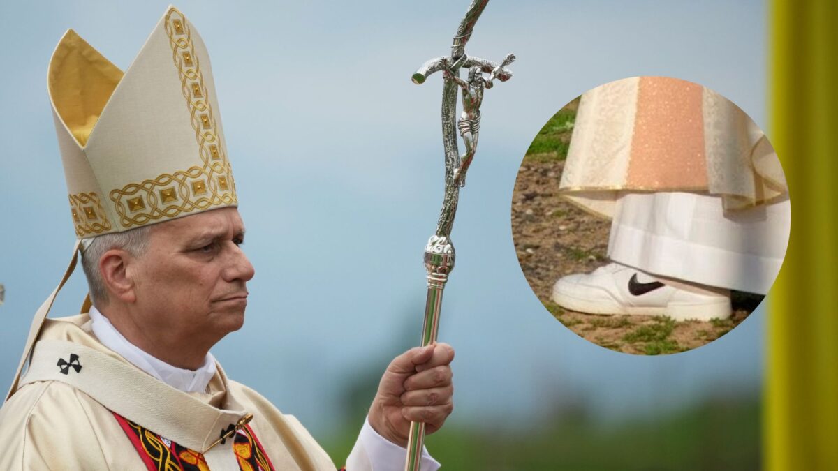 Así son las Nike del Papa León XIV.