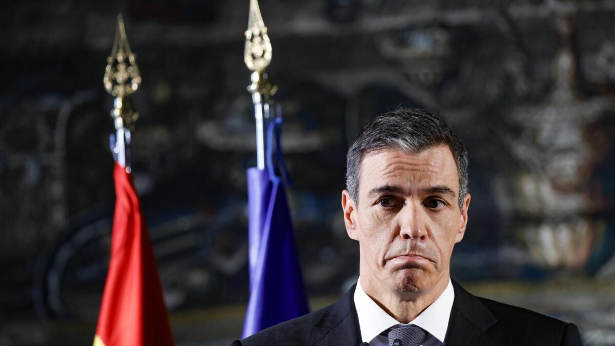ROME (Italy), 27/05/2026.- Spain's Prime Minister Pedro Sanchez speaks during a press conference at the Spanish Embassy to the Holy See, in Rome, Italy, 27 May 2026. The Spanish prime minister is visiting Rome and the Vatican on 27 May, ahead of the Popes upcoming Apostolic Journey to Spain, scheduled from 6 to 12 June 2026. (Santa Sede, Italia, España, Roma) EFE/EPA/FABIO FRUSTACI