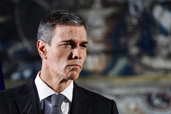 ROME (Italy), 27/05/2026.- Spain's Prime Minister Pedro Sanchez holds a press conference at the Spanish Embassy to the Holy See, in Rome, Italy, 27 May 2026. The Spanish prime minister is visiting Rome and the Vatican on 27 May, ahead of the Popes upcoming Apostolic Journey to Spain, scheduled from 6 to 12 June 2026. (Santa Sede, Italia, España, Roma) EFE/EPA/FABIO FRUSTACI