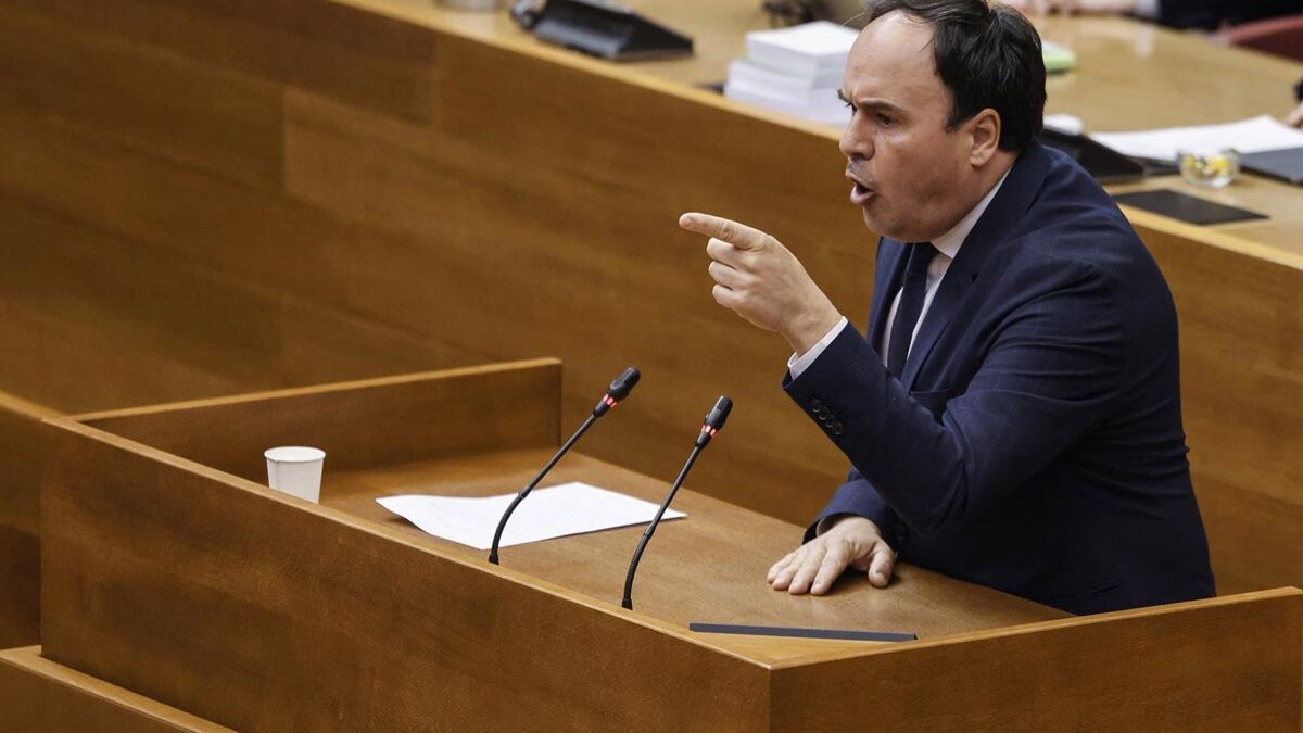 26/03/2026 El presidente de la Generalitat valenciana, Juanfran Pérez Llorca, durante una sesión de control, en Les Corts Valencianes