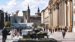 Plaza del Pilar de Zaragoza - Sociedad