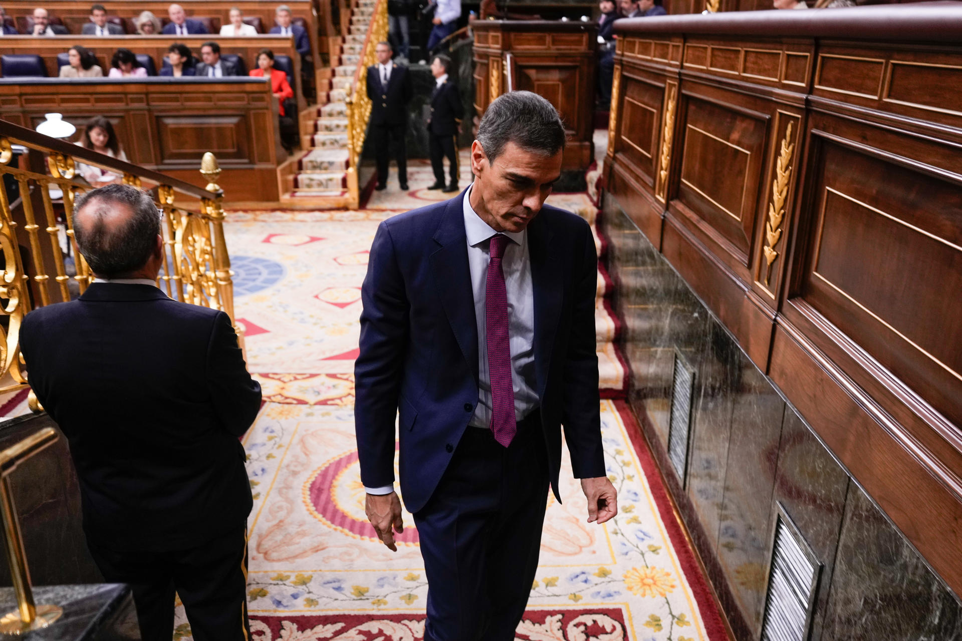 MADRID (ESPAÑA), 20/05/2026.- El presidente del Gobierno, Pedro Sánchez abandona el hemiciclo tras su intervención este miércoles en el pleno del Congreso, que celebra sesión de control al Ejecutivo. EFE/Borja Sanchez-Trillo