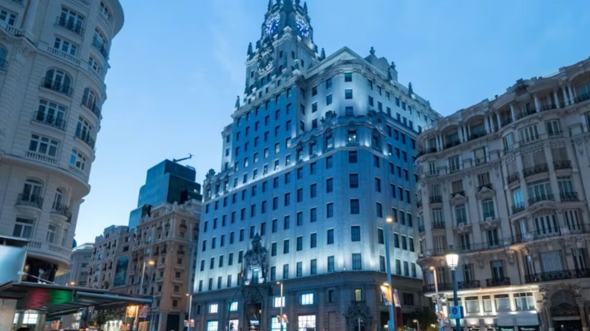 El edificio hasta ahora de Telefónica de Gran Vía 28 no es solo una pieza inmobiliaria de alto valor, sino también un icono de la historia urbana de Madrid.