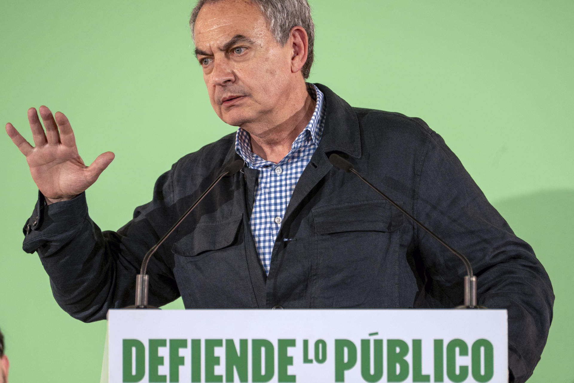 JAÉN, 23/04/2026.- El expresidente del Gobierno José Luis Rodríguez Zapatero participa en un acto del PSOE, este jueves en el Palacio de Congresos de Jaén. EFE/José Manuel Pedrosa