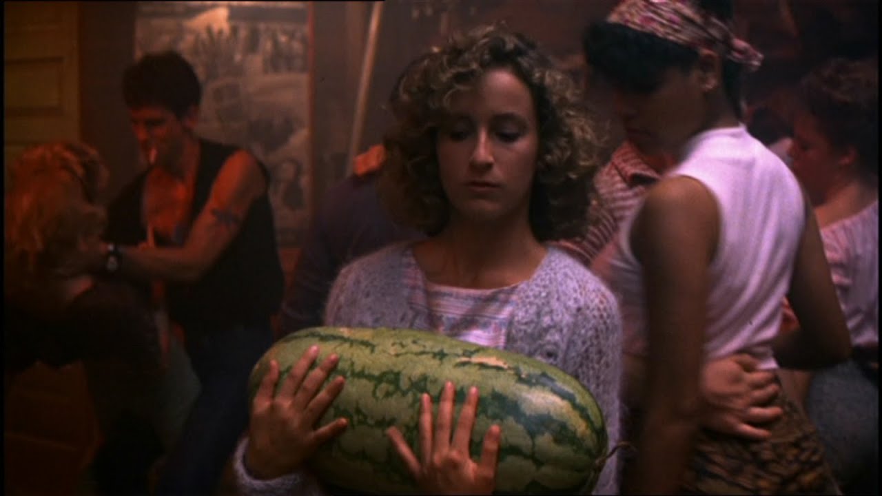 Baby, a su llegada al baile, en la película 'Dirty dancing'