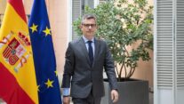 El ministro de la Presidencia, Justicia y Relaciones con las Cortes, Félix Bolaños, atiende a los medios de comunicación, en el Palacio de Parcent, a 4 de mayo de 2026, en Madrid (España).