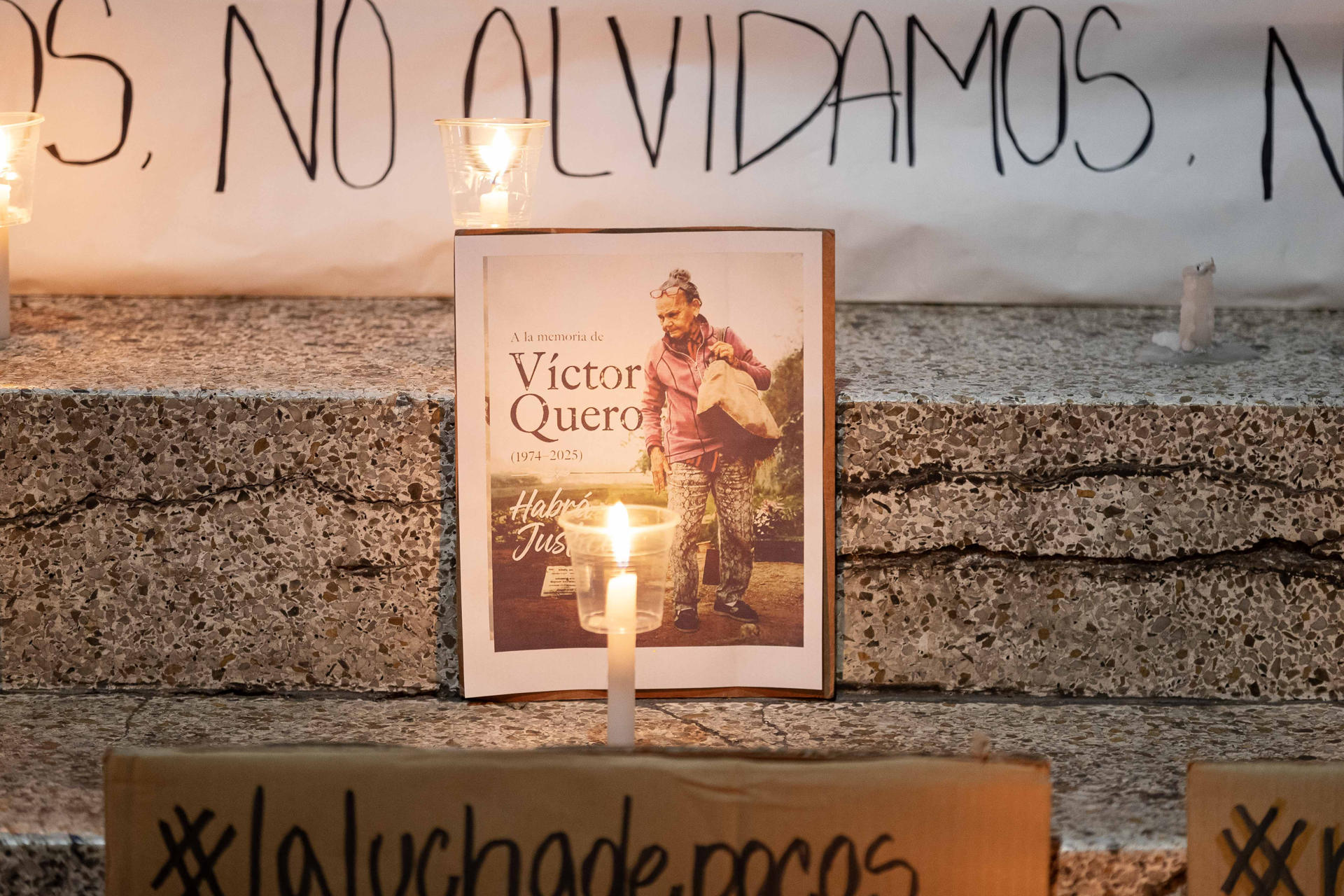 Fotografía que muestra una imagen de Carmén Teresa Navas durante una vigilia convocada por familiares de presos políticos en honor al fallecido Víctor Hugo Quero, en Caracas (Venezuela). EFE/ Ronald Peña R