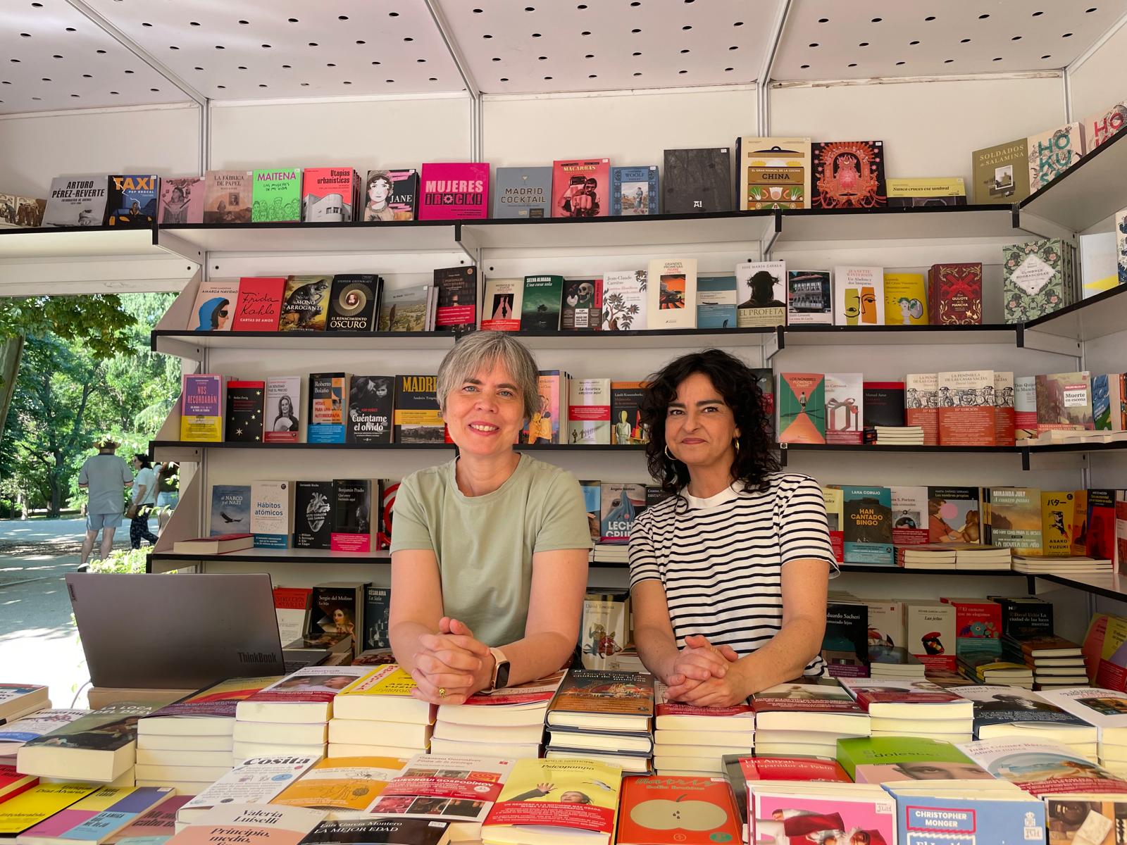 Marina Sanmartín y María Felices, de la librería Cervantes y Compañía