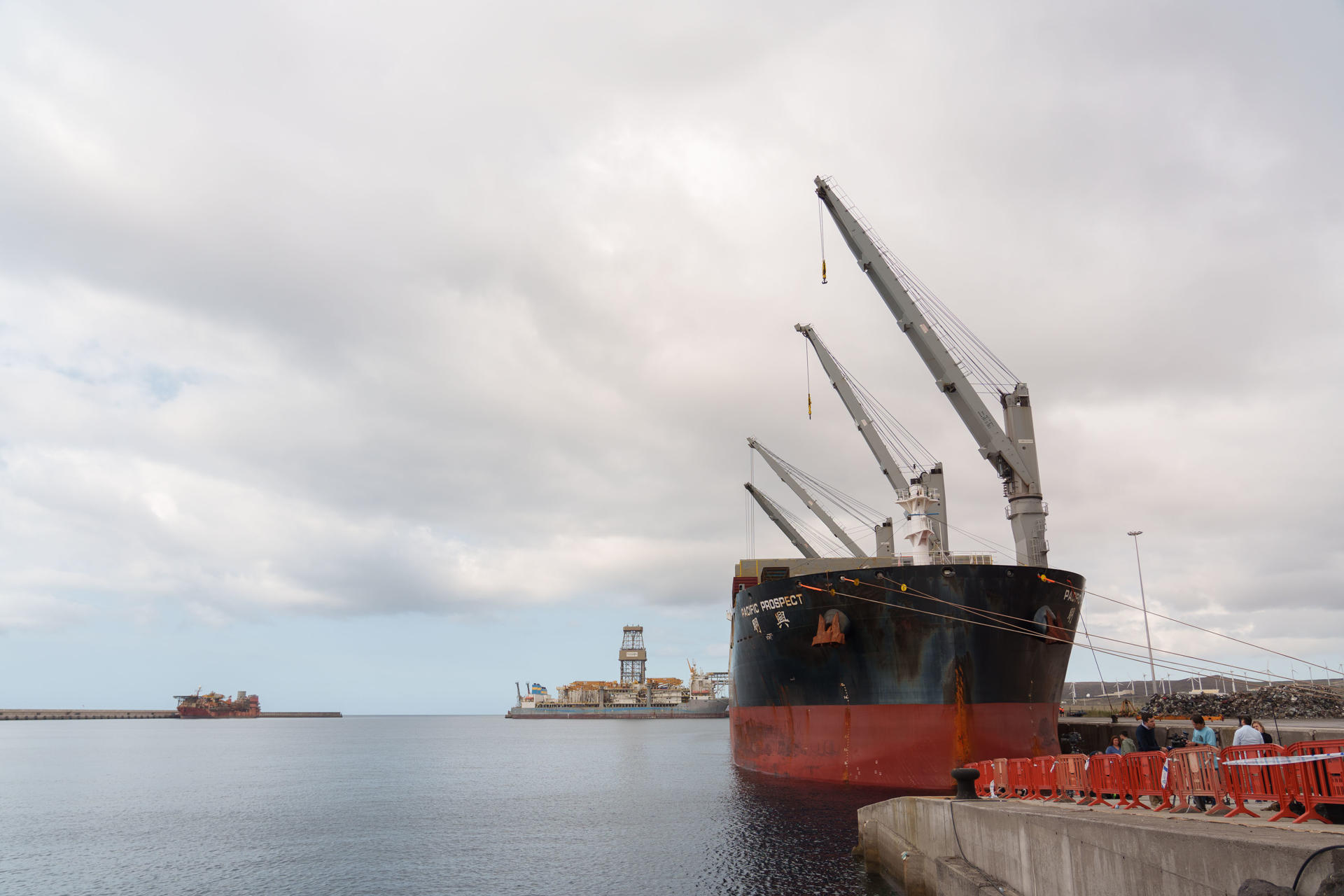 GRAFCAN3559. GRANADILLA DE ABONA (TENERIFE), 09/05/2026.- Bocana del Puerto de Granadilla por la que se espera que entre el buque de bandera holandesa MV Hondius afectado por un brote de hantavirus. EFE/Ramón de la Rocha