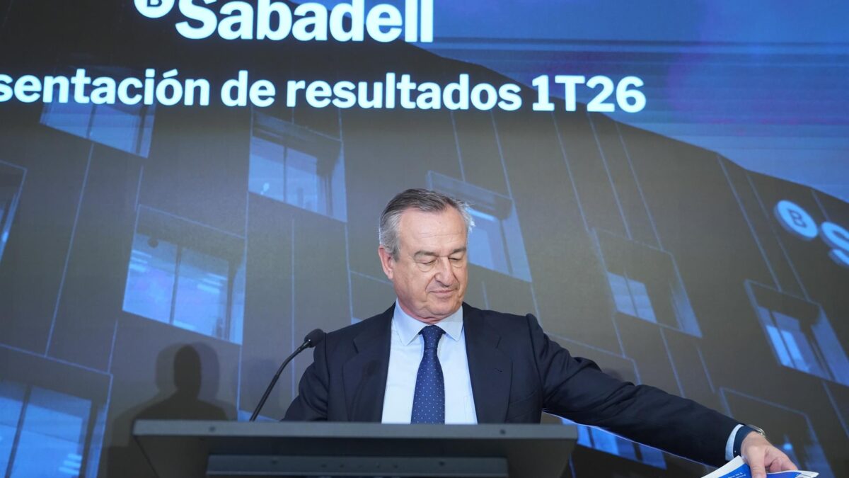 El consejero delegado de Banco Sabadell, César González-Bueno, durante la rueda de prensa