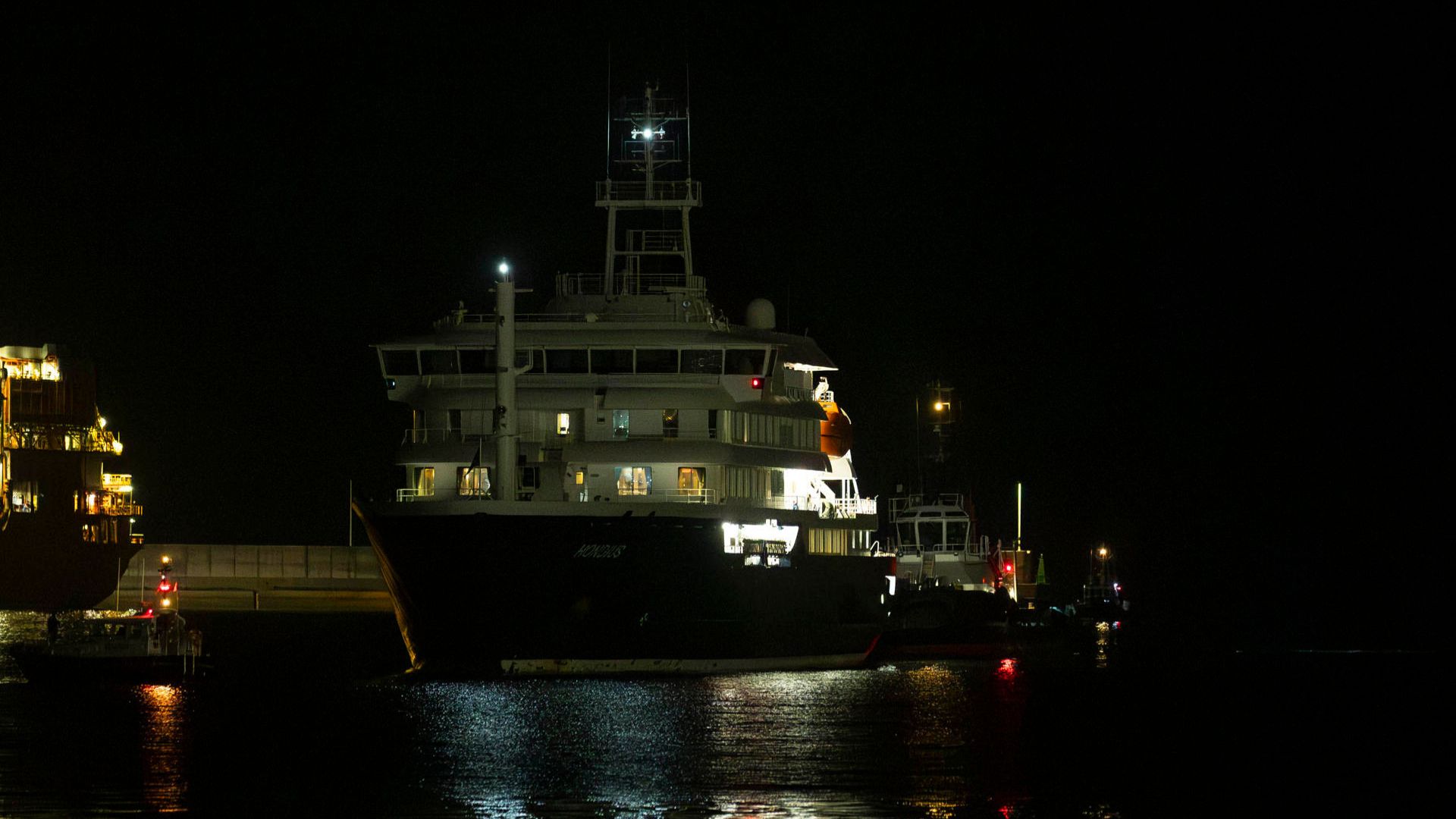 El crucero neerlandés MV Hondius en el Puerto de Granadilla, en Tenerife.