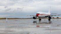 El avión con los 14 pasajeros españoles del MV Hondius aterrizando en Torrejón de Ardoz.