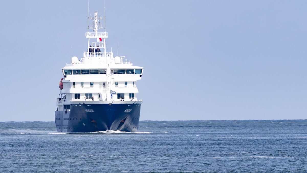 El crucero Hondius a su llegada al puerto de Róterdam.