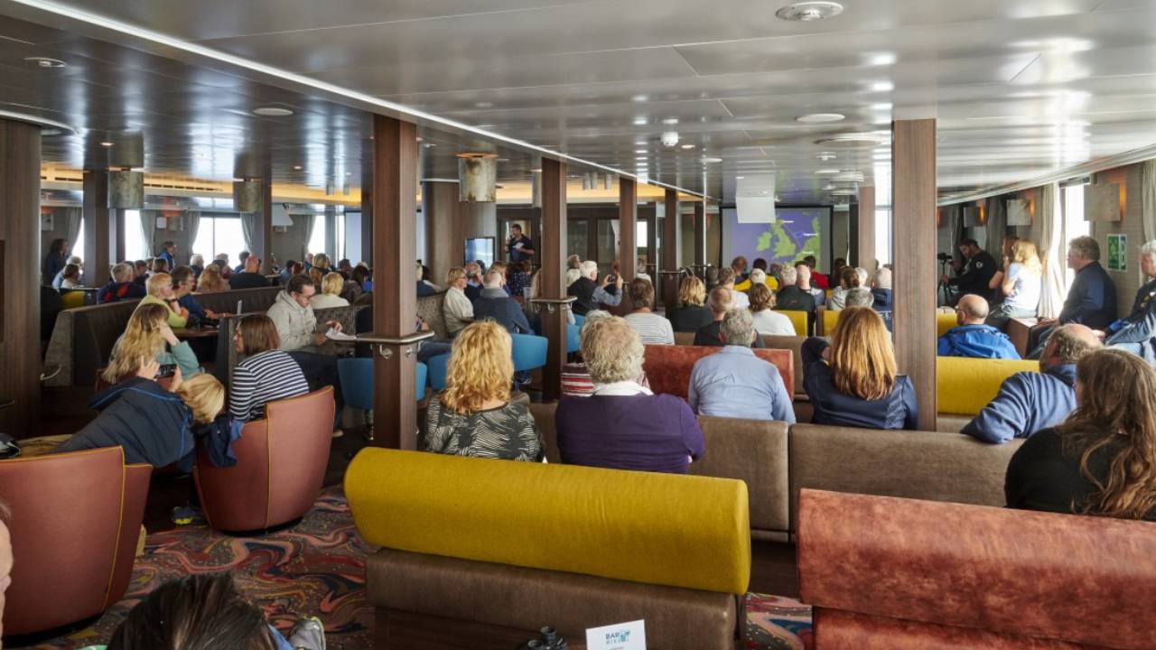 La prensa internacional mira a España por el crucero del hantavirus: 3 muertos, evacuaciones médicas y tensión en Canarias