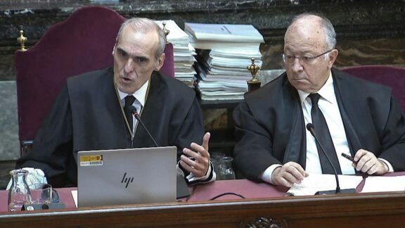 El fiscal Alejandro Luzón y el abogado del PP, Alberto Durán.