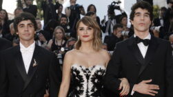 CANNES (France), 23/05/2026.- (L-R) Carlos Gonzalez, Javier Ambrossi, Penelope Cruz, Javier Calvo, Milo Quifes attend the closing ceremony of the 79th annual Cannes Film Festival, in Cannes, France, 23 May 2026. The film festival runs from 12 to 23 May 2026. (Cine, Francia) EFE/EPA/TERESA SUAREZ
