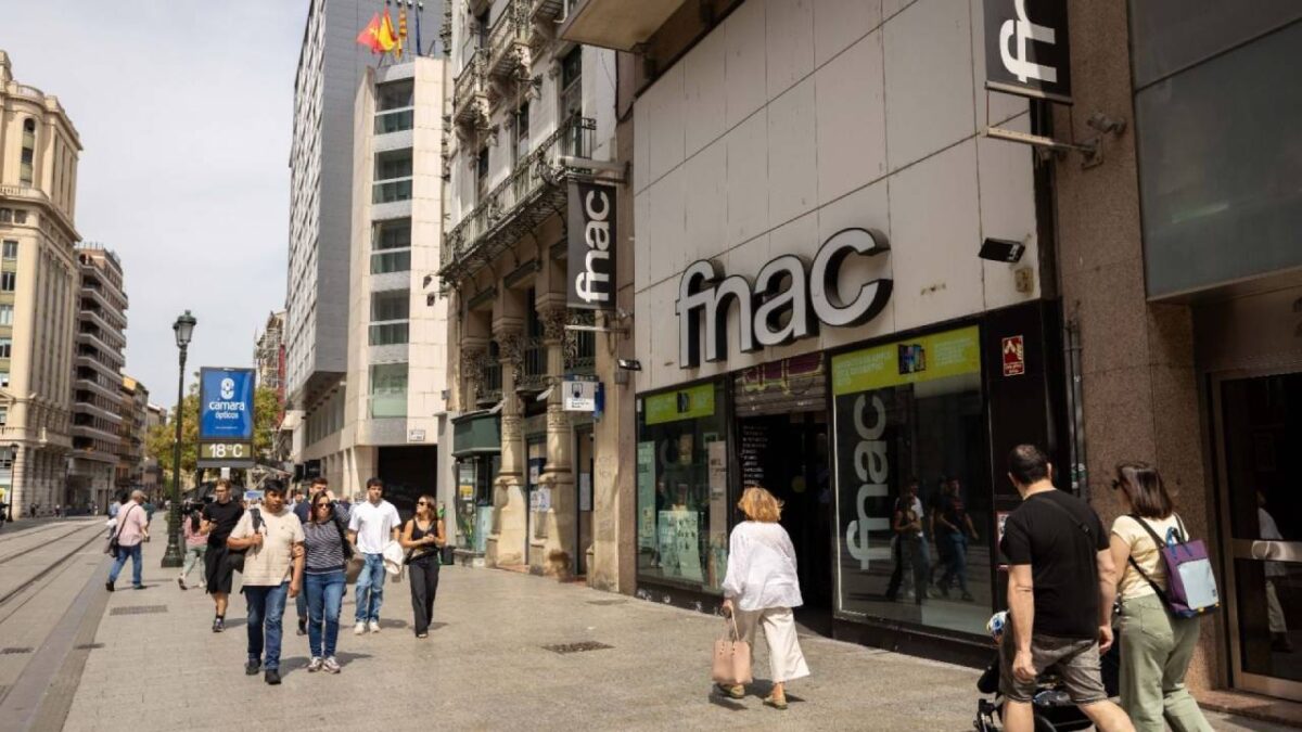 FNAC Zaragoza - Sociedad