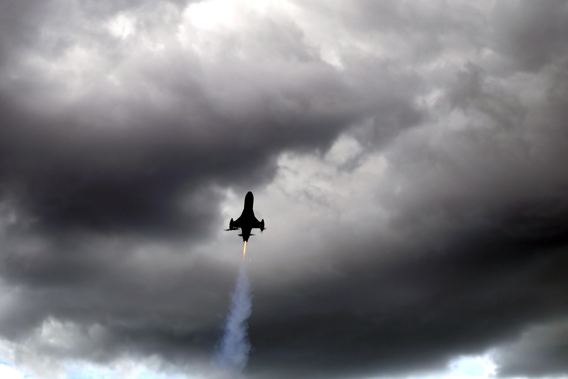FOTODELDÍA - VIESITE (Latvia), 26/05/2026.- Un dron interceptor de alta velocidad, el Raven X4, sobrevuela durante el Innovation Range Demo Day en el campo de entrenamiento militar de Selija, en Letonia, el 26 de mayo de 2026. El Día de Demostración del Innovation Range de la OTAN presentó nuevos sistemas no tripulados, soluciones antidrones y tecnologías de interceptación de alta velocidad, sirviendo como campo de pruebas práctico antes de la Cumbre de Drones. EFE/TOMS KALNINS
