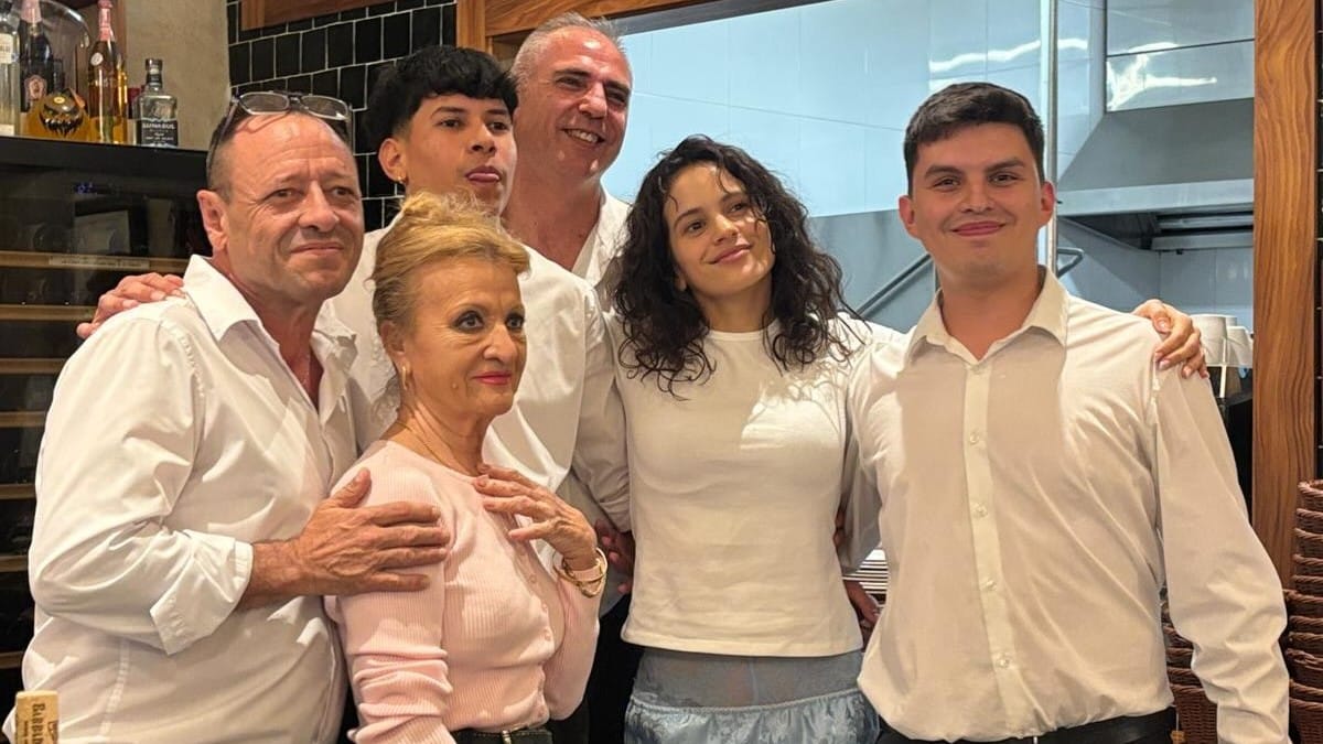 Rosalía blinda Sevilla con su actuación en un evento de Netflix