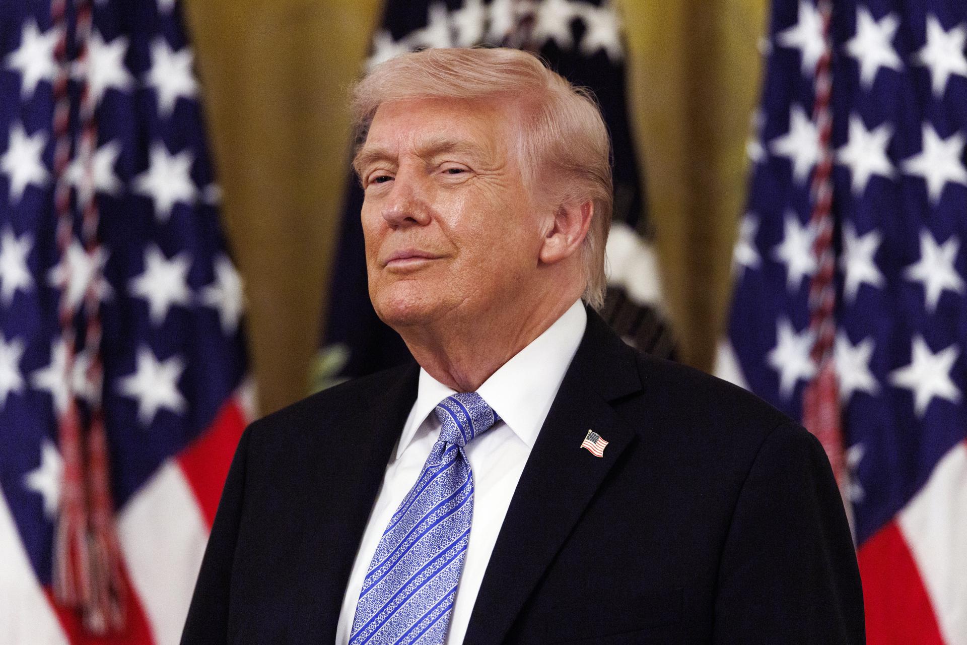 WASHINGTON (United States), 04/05/2026.- US President Donald Trump speaks at a Small Business Summit at the White House in Washington, DC, USA, 04 May 2026. The summit brings together more than 130 business owners from across the United States. (Estados Unidos) EFE/EPA/WILL OLIVER