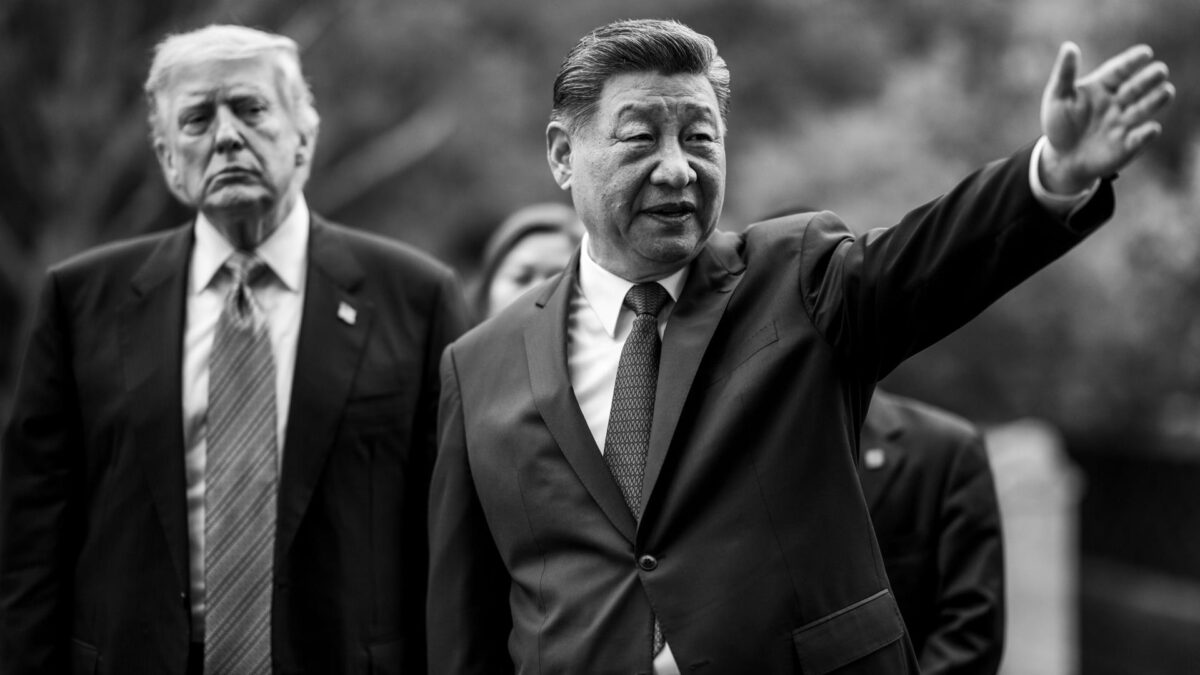 PEKÍN, 15/05/2026.- El presidente de los Estados Unidos, Donald J. Trump (i), junto al presidente chino, Xi Jinping (d), en Zhongnanhai, Pekín. China y Estados Unidos cerraron este viernes la visita de Donald Trump a Pekín con una fórmula política de estabilidad para los próximos años, promesas de cooperación comercial y varios interrogantes aún sin despejar sobre los compromisos concretos alcanzados. EFE/ Casa Blanca Via X SOLO USO EDITORIAL/SOLO DISPONIBLE PARA ILUSTRAR LA NOTICIA QUE ACOMPAÑA (CRÉDITO OBLIGATORIO)