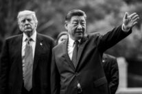 PEKÍN, 15/05/2026.- El presidente de los Estados Unidos, Donald J. Trump (i), junto al presidente chino, Xi Jinping (d), en Zhongnanhai, Pekín. China y Estados Unidos cerraron este viernes la visita de Donald Trump a Pekín con una fórmula política de estabilidad para los próximos años, promesas de cooperación comercial y varios interrogantes aún sin despejar sobre los compromisos concretos alcanzados. EFE/ Casa Blanca Via X SOLO USO EDITORIAL/SOLO DISPONIBLE PARA ILUSTRAR LA NOTICIA QUE ACOMPAÑA (CRÉDITO OBLIGATORIO)