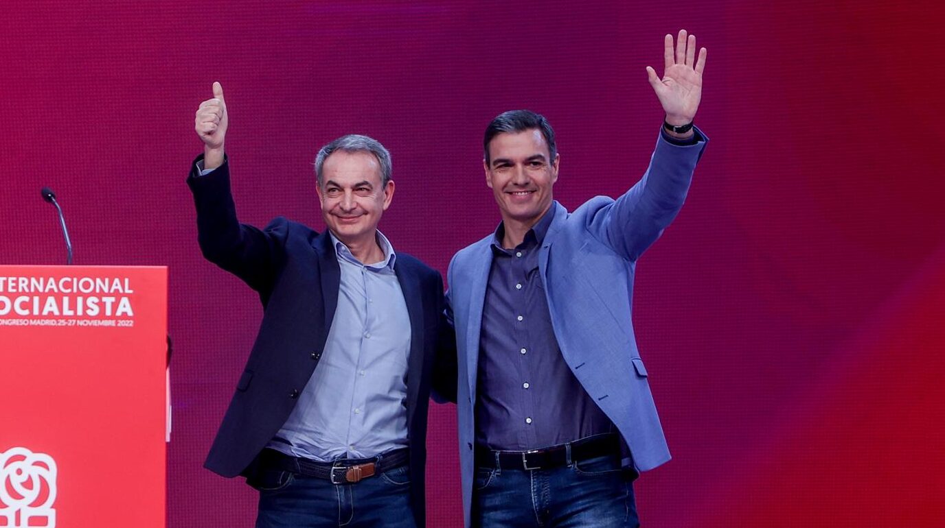 El expresidente del Gobierno, José Luis Rodríguez Zapatero y el presidente Pedro Sánchez.