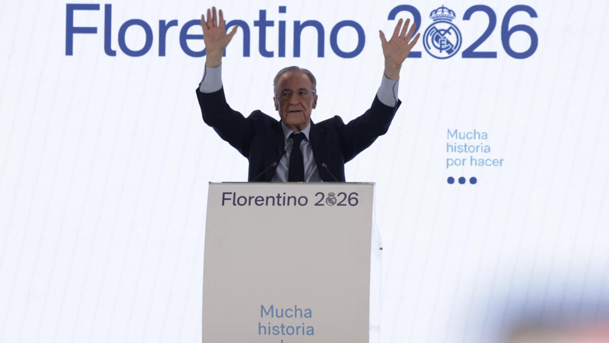 Florentino Pérez ha sido reelegido como presidente del Real Madrid, tras superar en las elecciones al otro candidato, Enrique Riquelme. EFE/Juanjo Martín