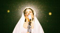 Rosalía está a medio camino de su gira, 'Lux Tour'