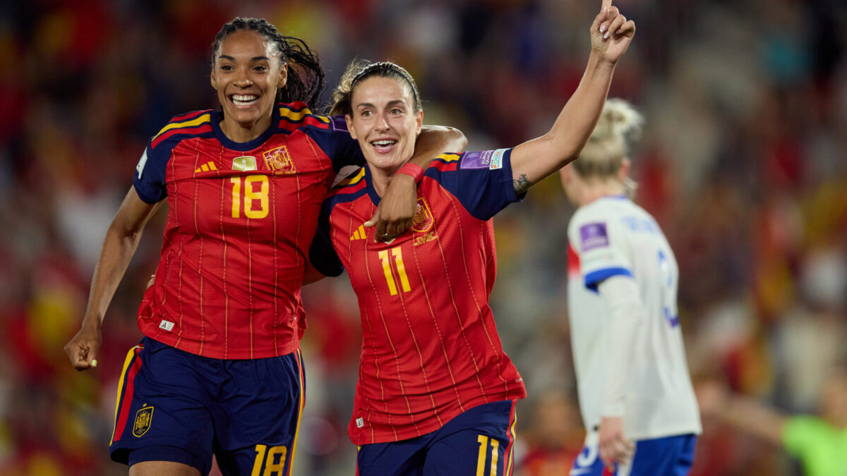 Alexia celebrando el segundo gol de España contra Inglaterra