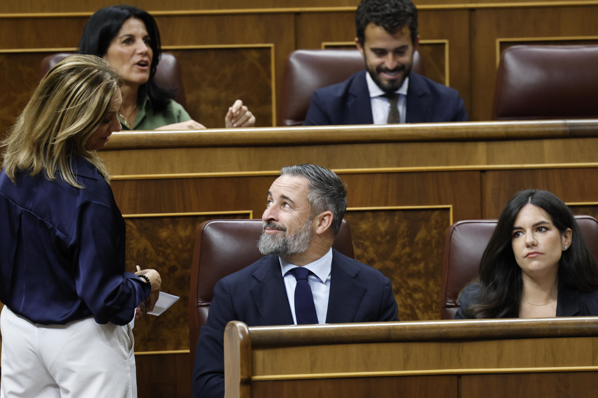 MADRID, 11/06/2026.- El líder de Vox, Santiago Abascal (c), durante el pleno, este jueves, en el Congreso de los Diputados. EFE/ Chema Moya